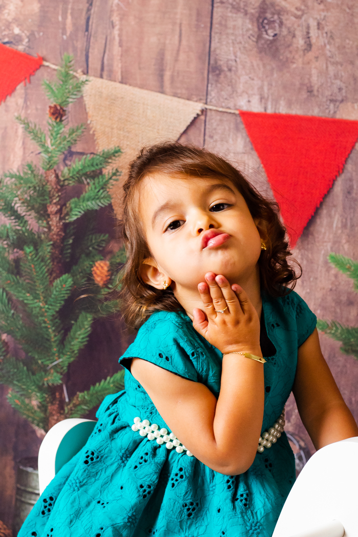 foto natal 2019, ensaio fotográfico 2019, aline paim, foto criança mandando beijo, foto bebe mandando beijo, ensaio infantil, fotografia em sao bento do sul fotografo profissional em sao bento do sul, melhor fotografo profissional em sao bento dos sul