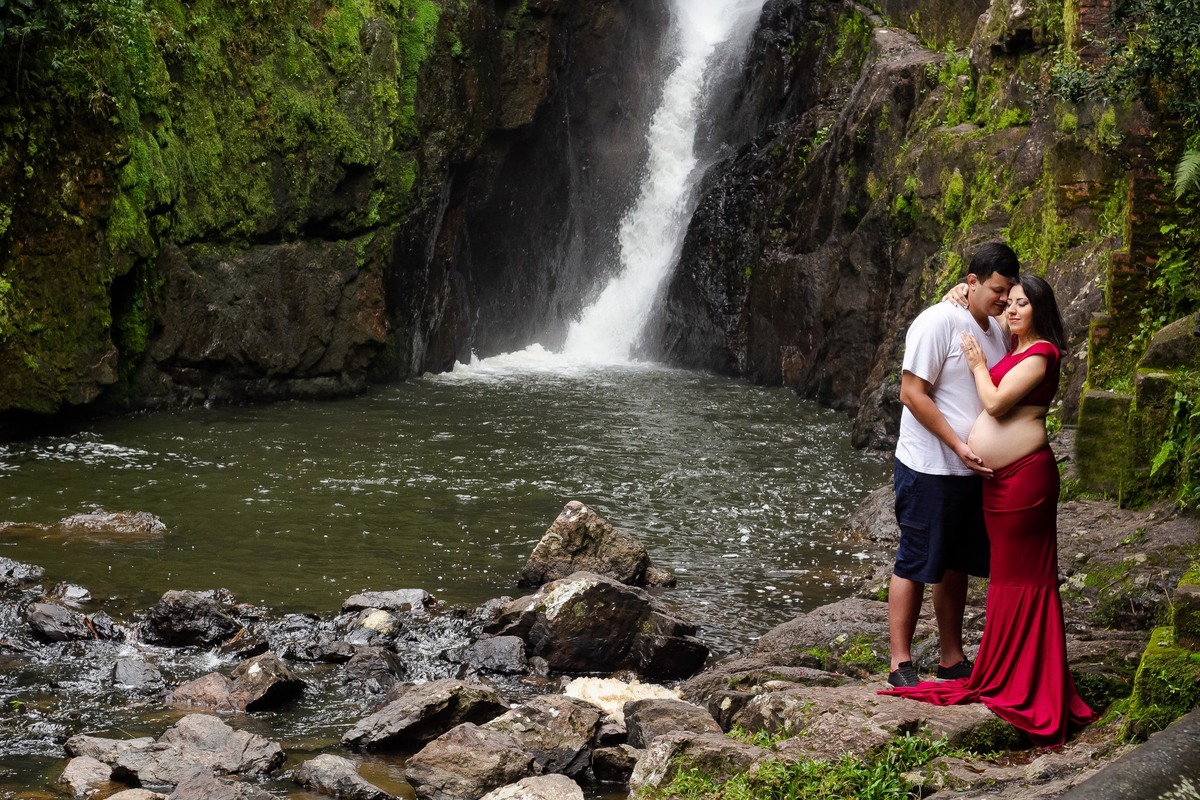 cachoeira cascata paraiso, cascata paraiso, ensaio fotografico em campo alegre cascata paraiso, ensaio externo em campo alegre, cachoeira em campo alegre, cachoeira em santa catarina, aline paim, ensaio gestante na cachoeira, ensaio gravida na cachoeira,
