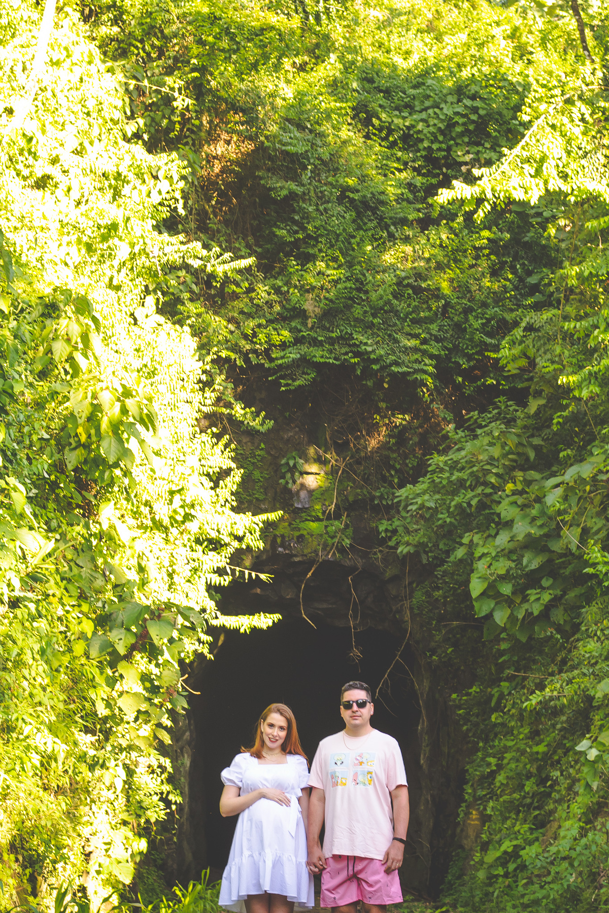 fotografa de gravida em sao bento do sul, fotografa de familia em joinville, ensaio no tunel do trem, ensaio fotografico de gestante no tunel do trem, fotos de casal no tunel do trem