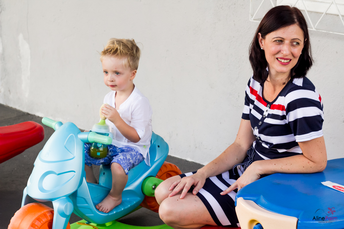 mamãe e bebê, 2 anos, festa infantil, brincadeira de criança registrada pela aline paim fotografia de festa infantil 