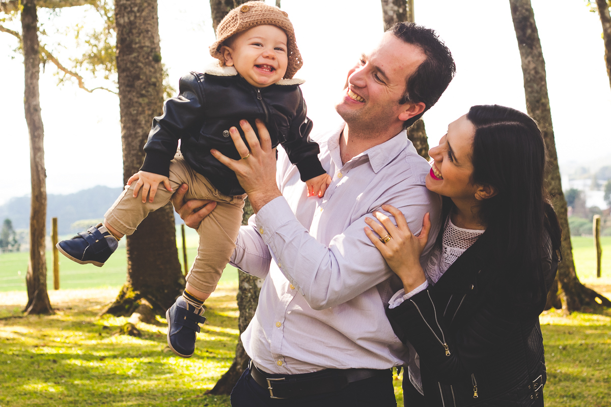 fotografa de familia em santa catatina, ensaio familia 1 ano, ensaio de bebe 1 ano, ensaio infantil tema aviador, fotos bebe aviador