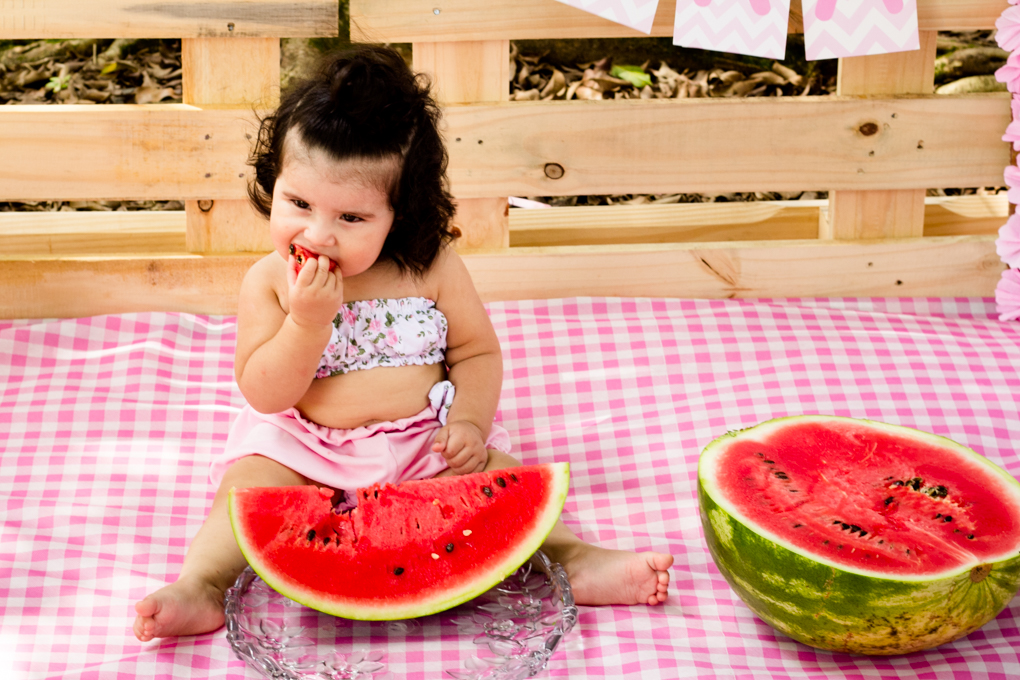 Ensaio Smash The Fruit, aline paim fotografia, ensaio externo, fotografia de familia, fotografo em joinville, bebê e melancia