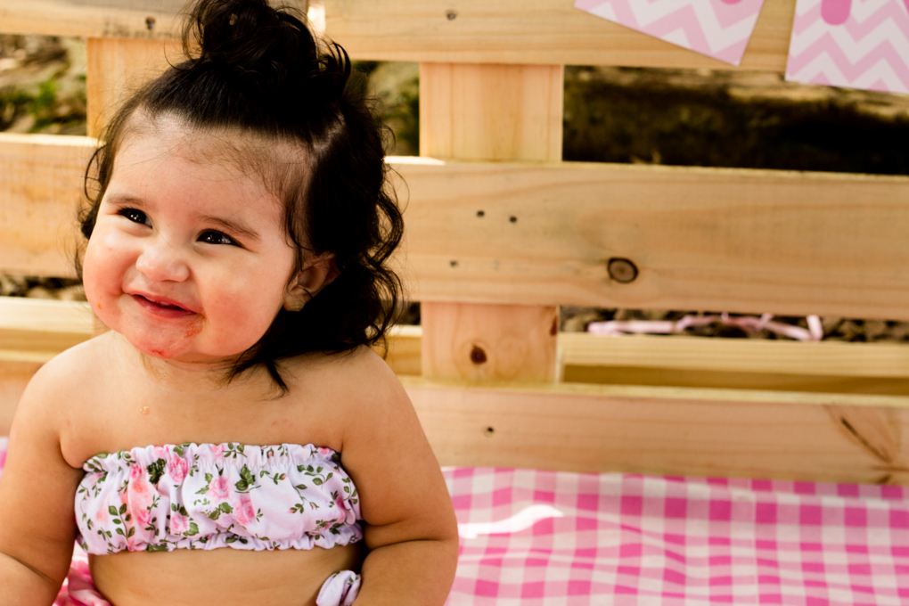 Ensaio Smash The Fruit, aline paim fotografia, ensaio externo, fotografia de familia, fotografo em joinville, bebê menina cabeluda, bebê cabeluda, menina cabelula