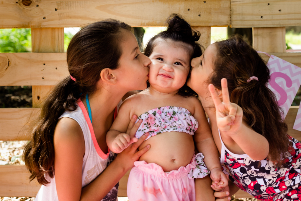 Ensaio Smash The Fruit, aline paim fotografia, ensaio externo, fotografia de familia, fotografo em joinville, irmãs, ensaio fotográfico irmãs, 3 irmãs