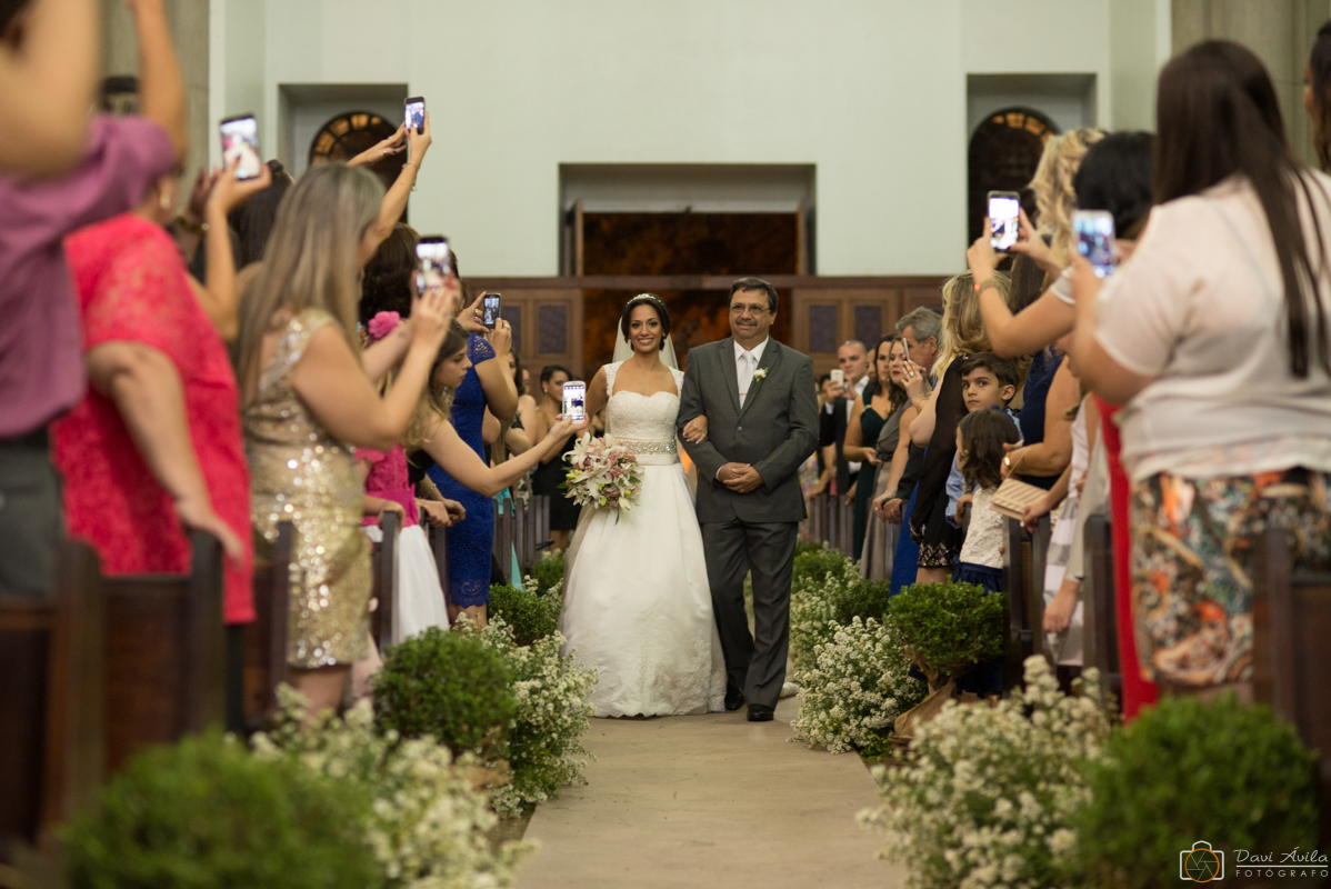 casamento, entrada de noiva, igreja florida