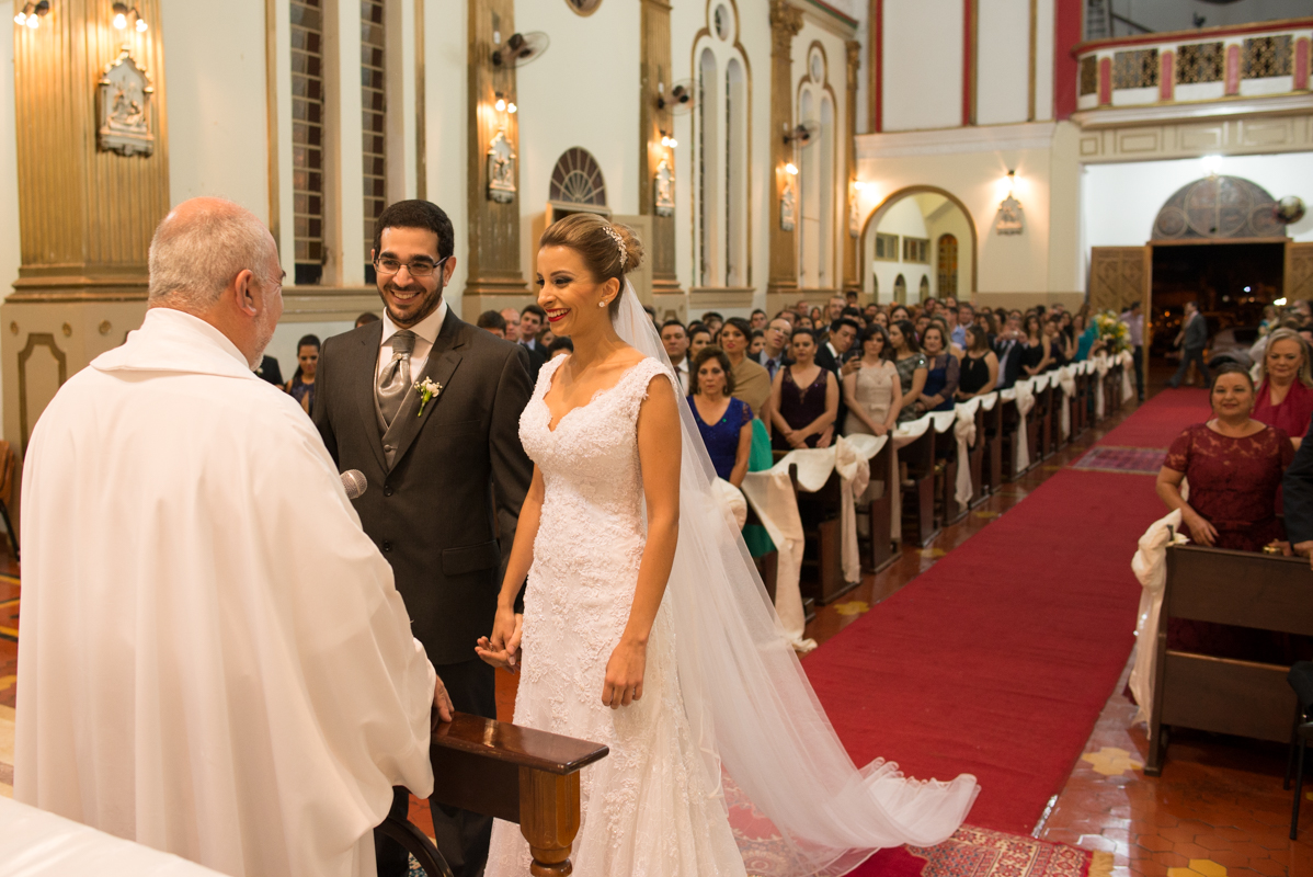 casamento, igreja linda, noivos sorrindo, casamento lindo