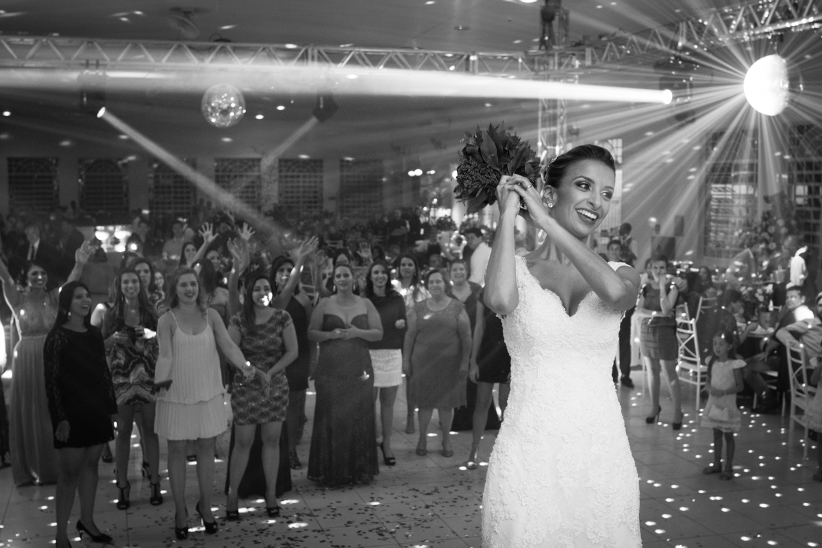 casamento, noiva, buquê, noiva jogando buquê