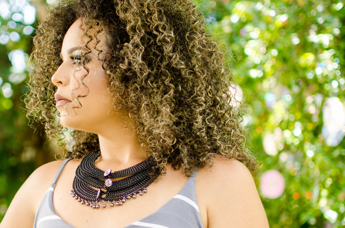 ensaiofeminino- neacunha - nea - ensaio - ensaiofeminino- sevenfotografia-catu-catubahia-fotografo-fotografia-bahia-fotografobahia-fotografocatu-vempraseven-cachos-cabelocacheado