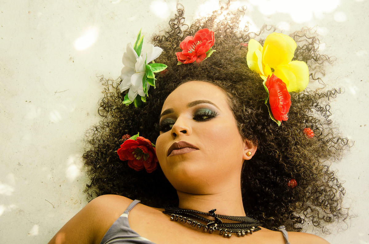 ensaiofeminino- neacunha - nea - ensaio - ensaiofeminino- sevenfotografia-catu-catubahia-fotografo-fotografia-bahia-fotografobahia-fotografocatu-vempraseven-cachos-cabelocacheado