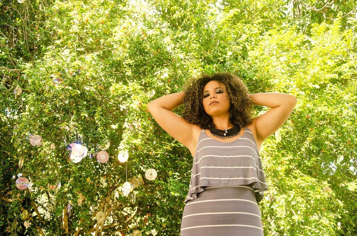 ensaiofeminino- neacunha - nea - ensaio - ensaiofeminino- sevenfotografia-catu-catubahia-fotografo-fotografia-bahia-fotografobahia-fotografocatu-vempraseven-cachos-cabelocacheado