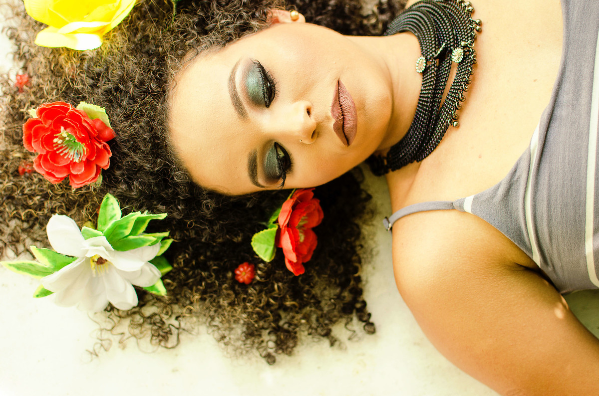 ensaiofeminino- neacunha - nea - ensaio - ensaiofeminino- sevenfotografia-catu-catubahia-fotografo-fotografia-bahia-fotografobahia-fotografocatu-vempraseven-cachos-cabelocacheado