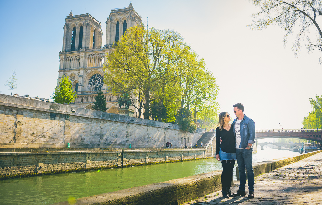 APAIXONADOS na CATEDRAL NOTRE DAME fotografado pela DF PHOTOGRAPHIE