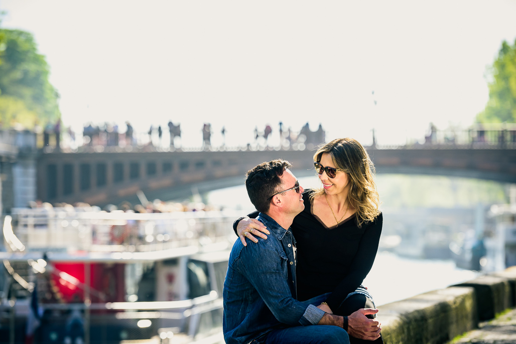 CASAL apaixonados em PARIS fotografado pela DF PHOTOGRAPHIE