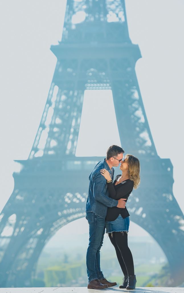 CASAL se amanado na TORRE EIFFEL  fotografado pela DF PHOTOGRAPHIE