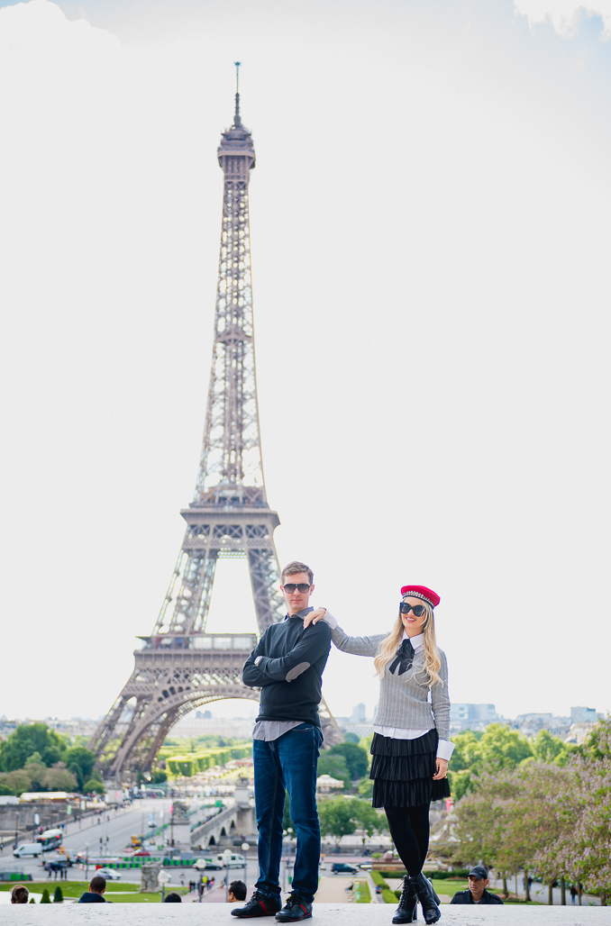 Namorados na Torre Eiffel fotografado pelo FOTOGRAFO EM PARIS