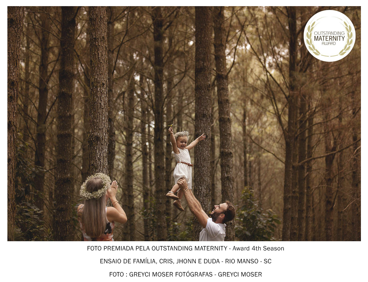 foto de familia premiada pela outstanding maternity award