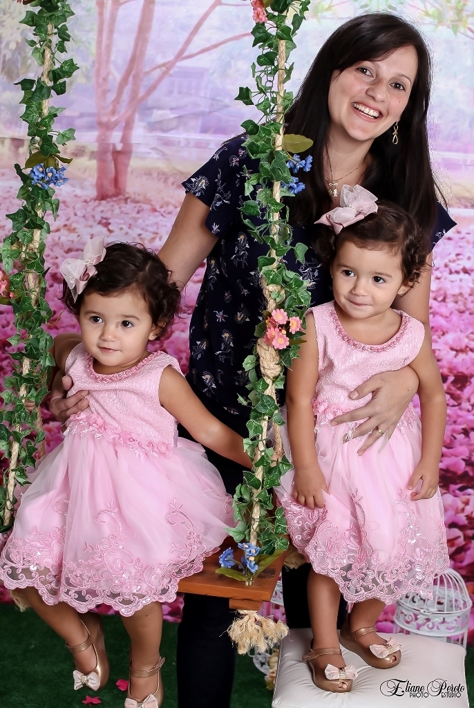Lara e manu, gêmeas, dias das mães