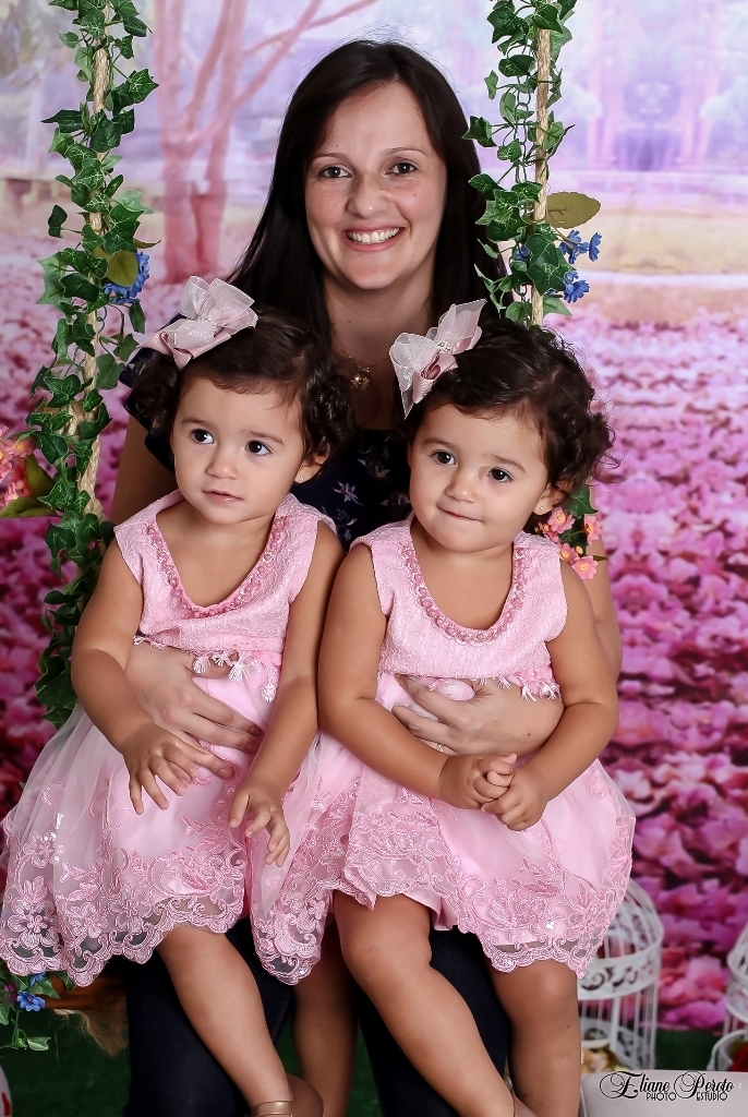 Lara e manu, gêmeas, dias das mães