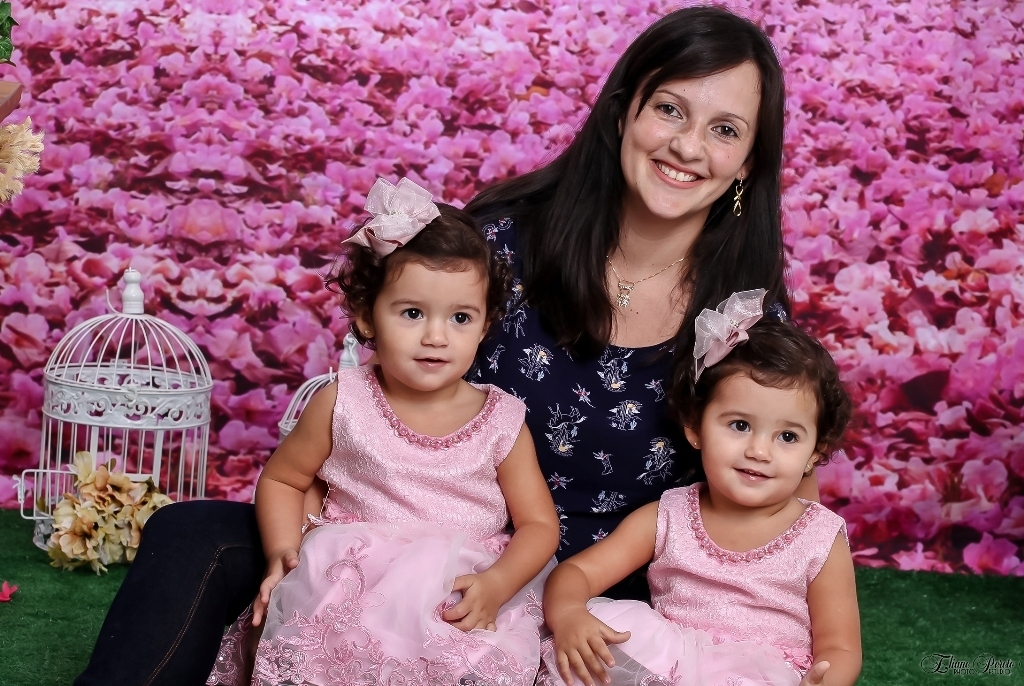 Lara e manu, gêmeas, dias das mães