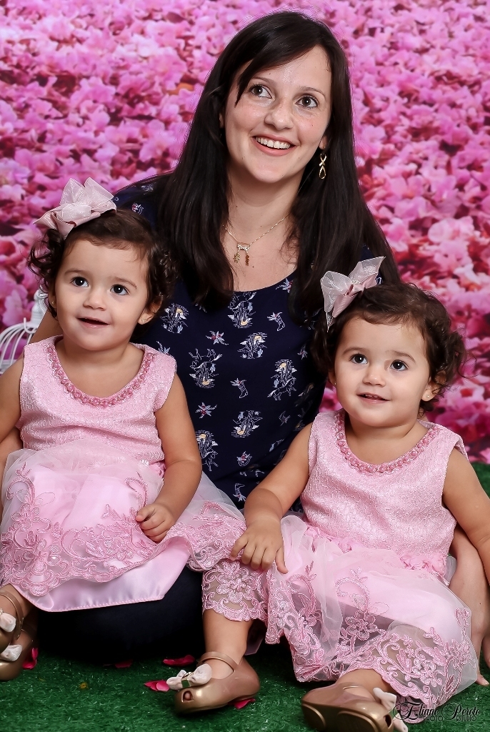 Lara e manu, gêmeas, dias das mães