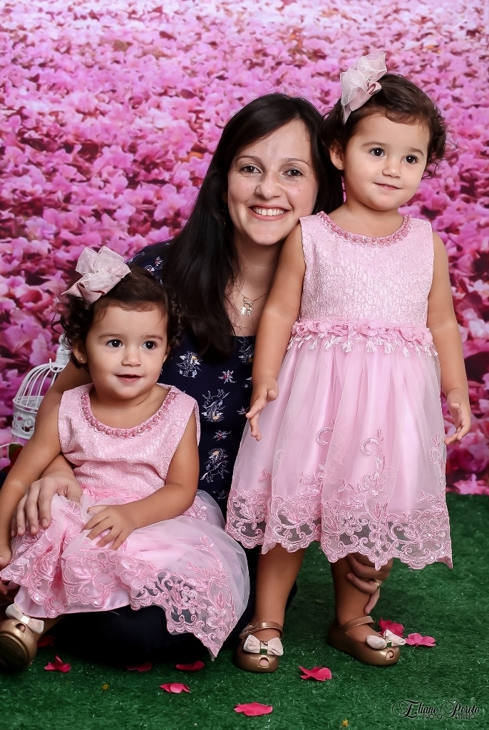 Lara e manu, gêmeas, dias das mães