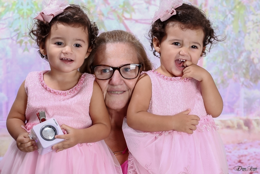 Lara e manu, gêmeas, dias das mães