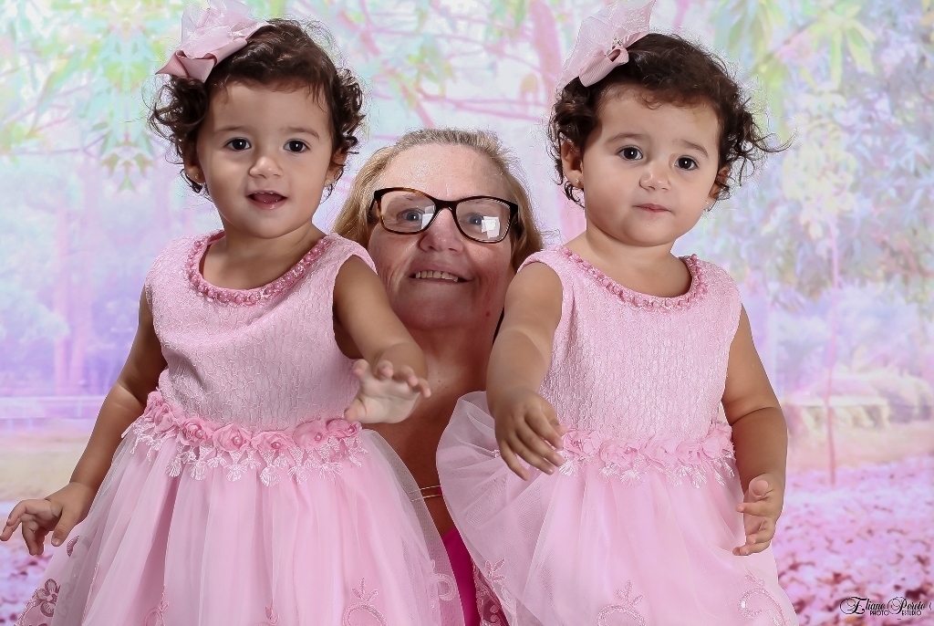 Lara e manu, gêmeas, dias das mães