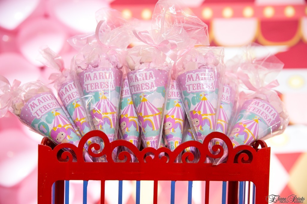 Zoé, Eliane Peroto, Photolike, Maria Teresa, 1° Aninho, festa de aniversário,  tema circo menina, decoração infantil, cone de suspiro