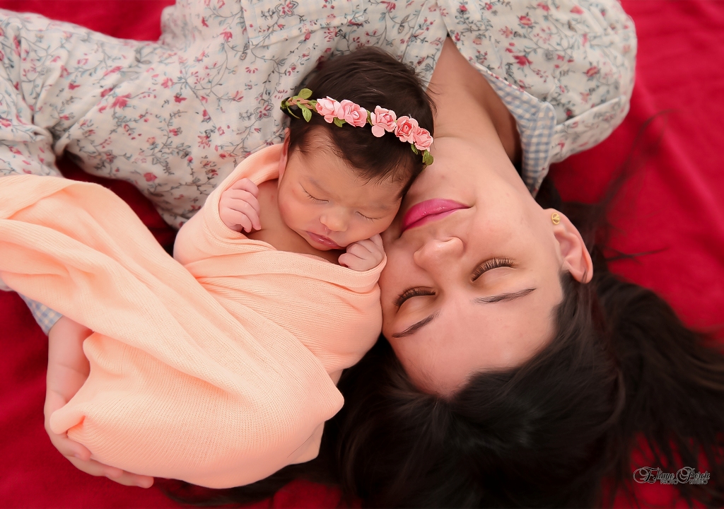 Newborn, Recém-Nascidos, Fotografia de Newborn, Fotografia de Estúdio, Bebês, Barra Bonita, Mamãe e Bebê