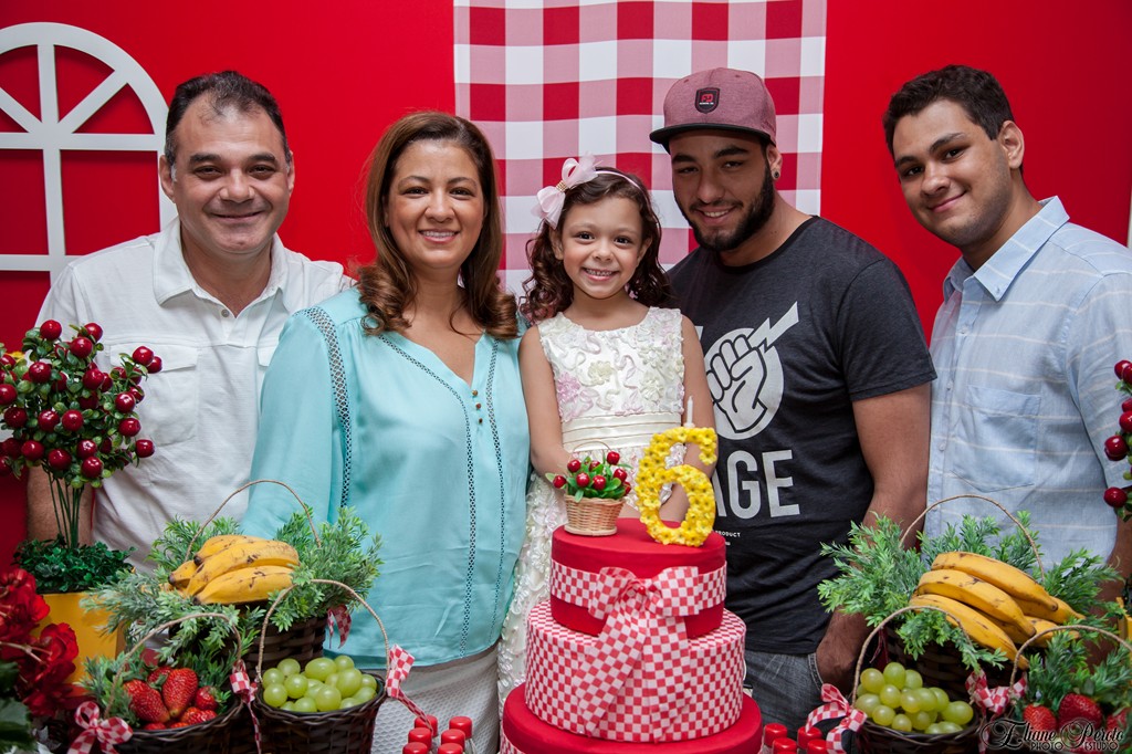 Festa de aniversário Helena 6 anos, com a família
