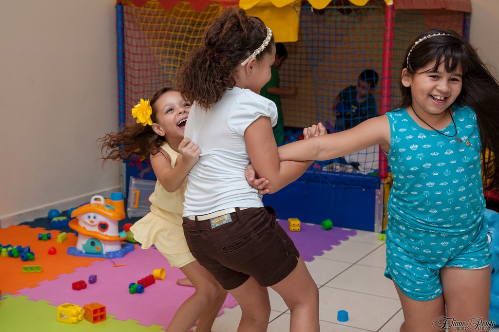 Festa de aniversário Helena 6 anos, muitas brincadeiras