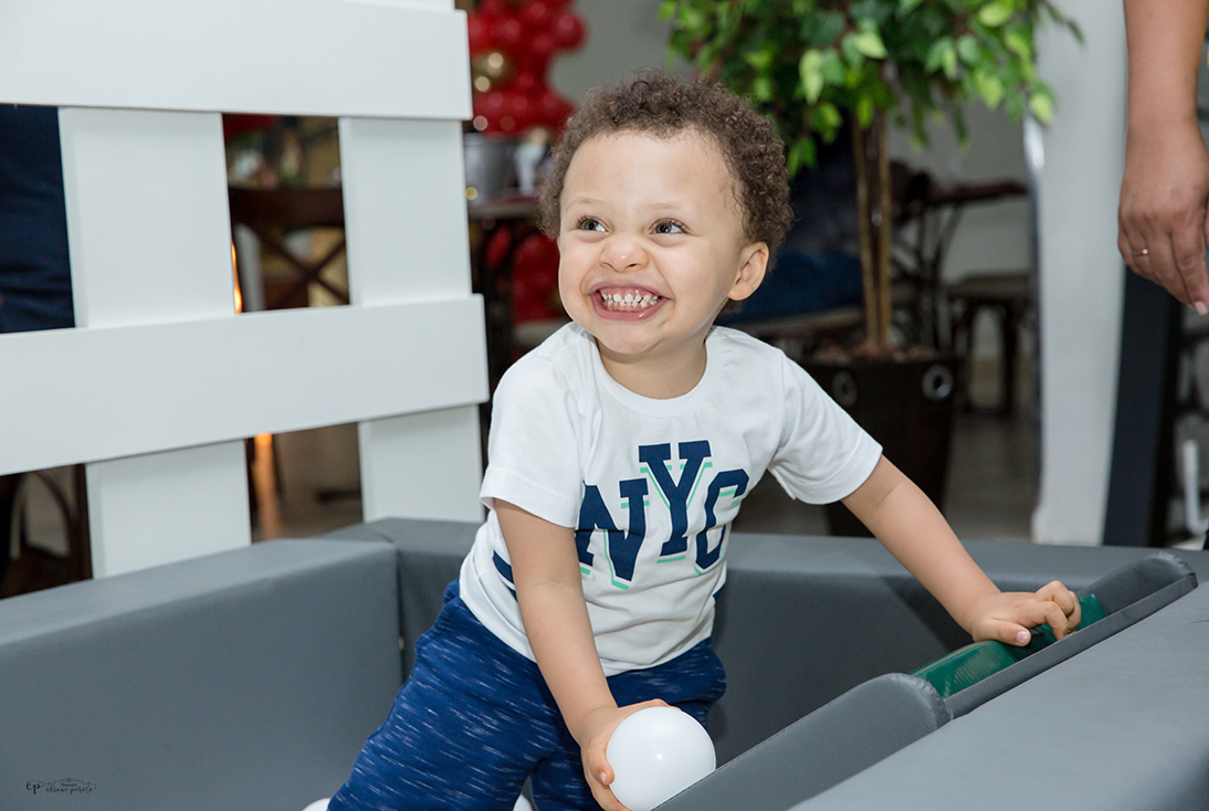 Lis 1° aninho, Barra Bonita, SP, Medieval Eventos, festa de aniversário, salão de festas interior de SP, bebê brincando