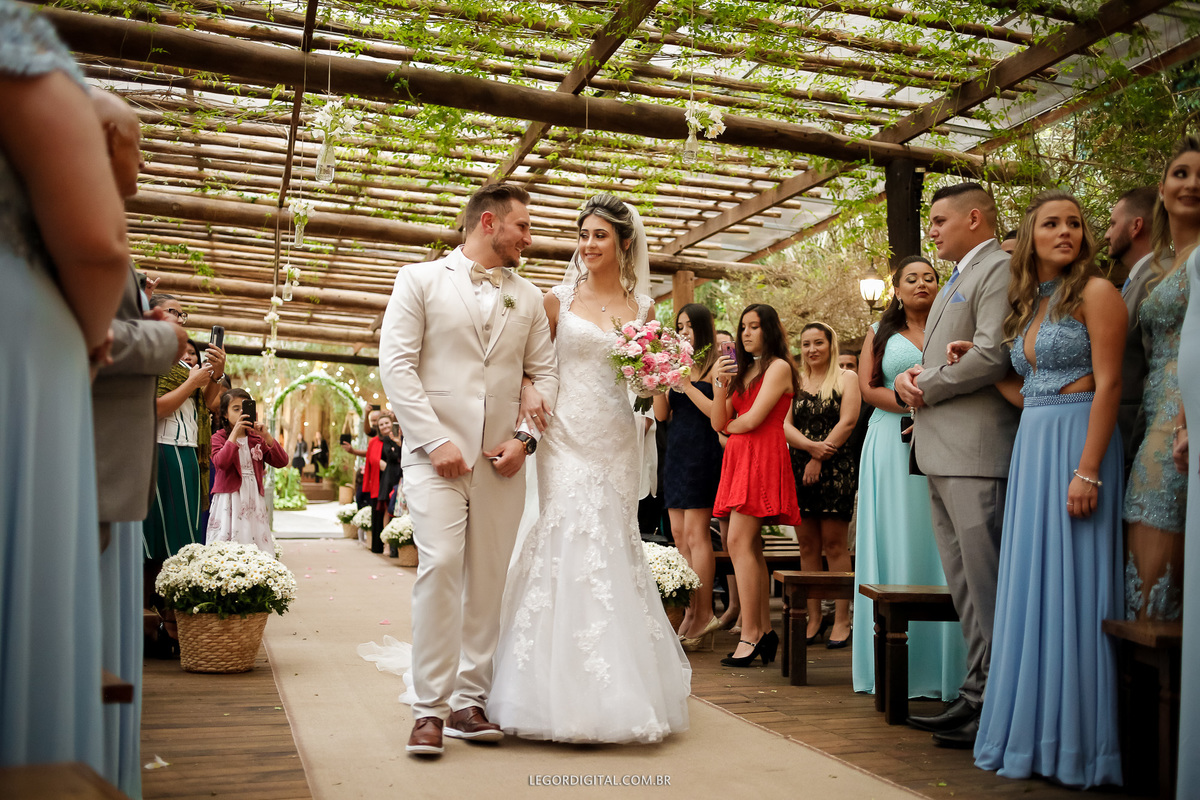 olhar no noivo para noiva