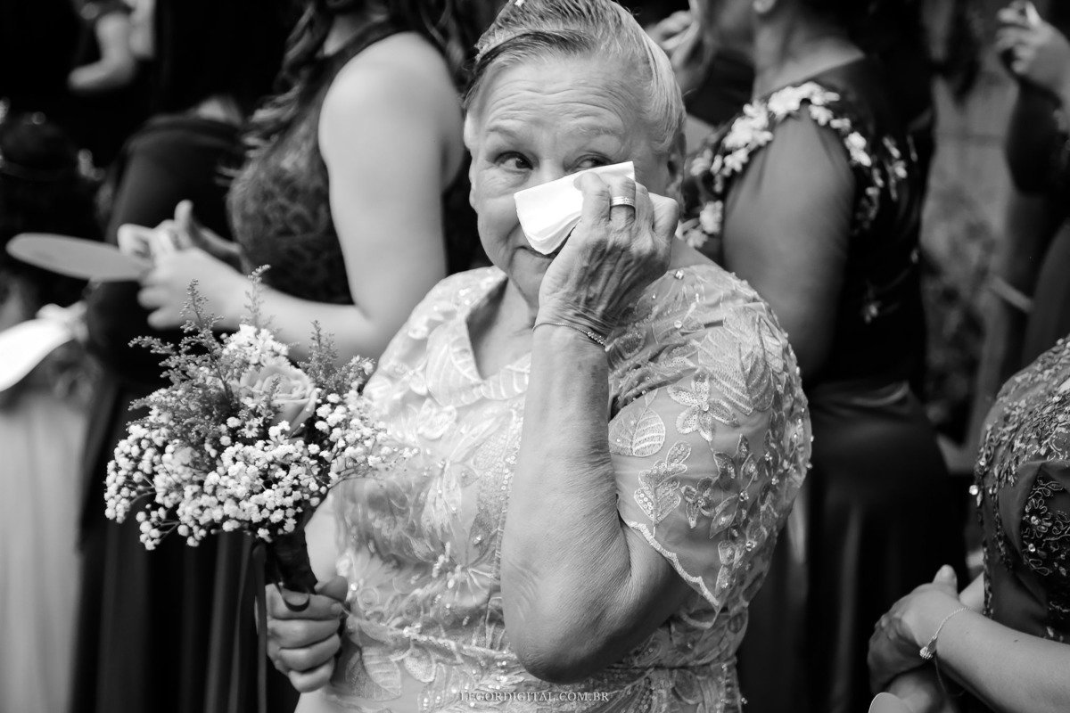Emoção em Casamento