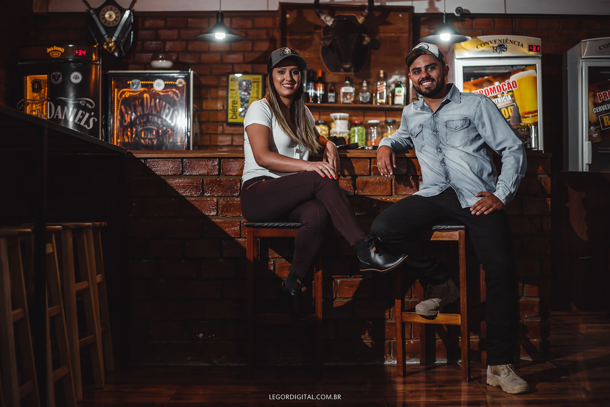 Ensaio de casal em estande de tiros