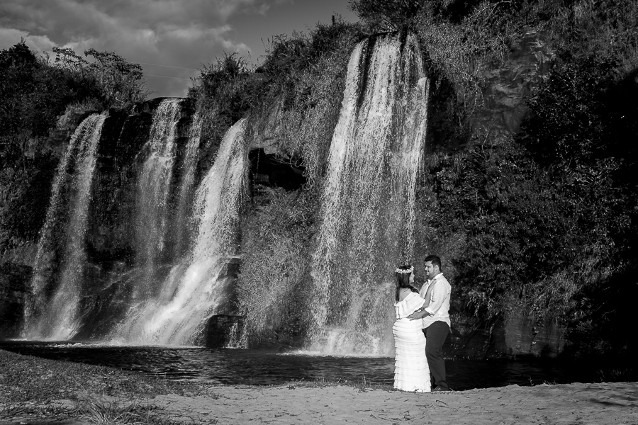 Carrancas - natureza - save the date - claudio - casamento - pré wedding - love - erika ribeiro - cachoeira