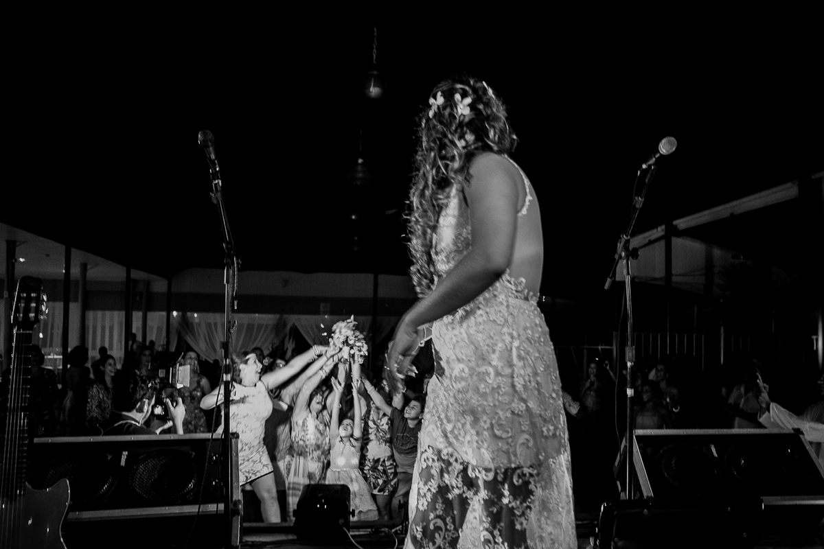 Destination Wedding. Casamento realizado no espaço Areia Summer, em Ubatuba - SP. Casamento pé areia, na praia.