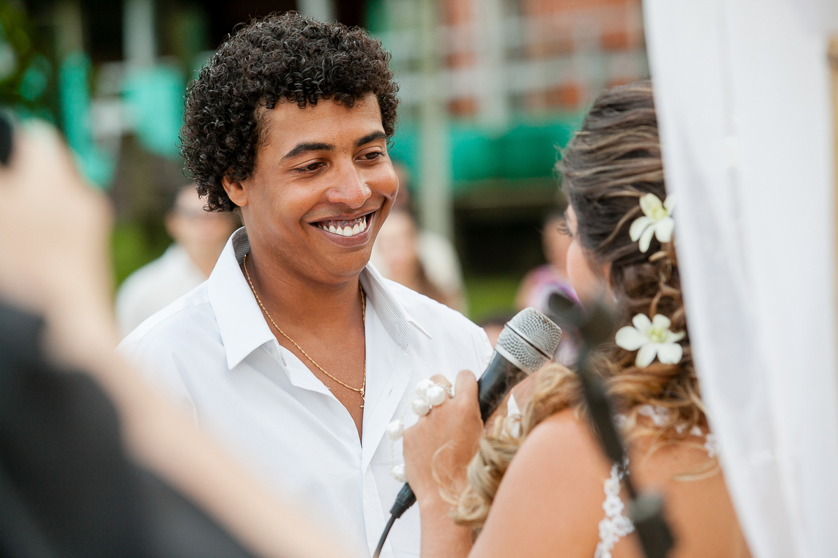 Destination Wedding. Casamento realizado no espaço Areia Summer, em Ubatuba - SP. Casamento pé areia, na praia.