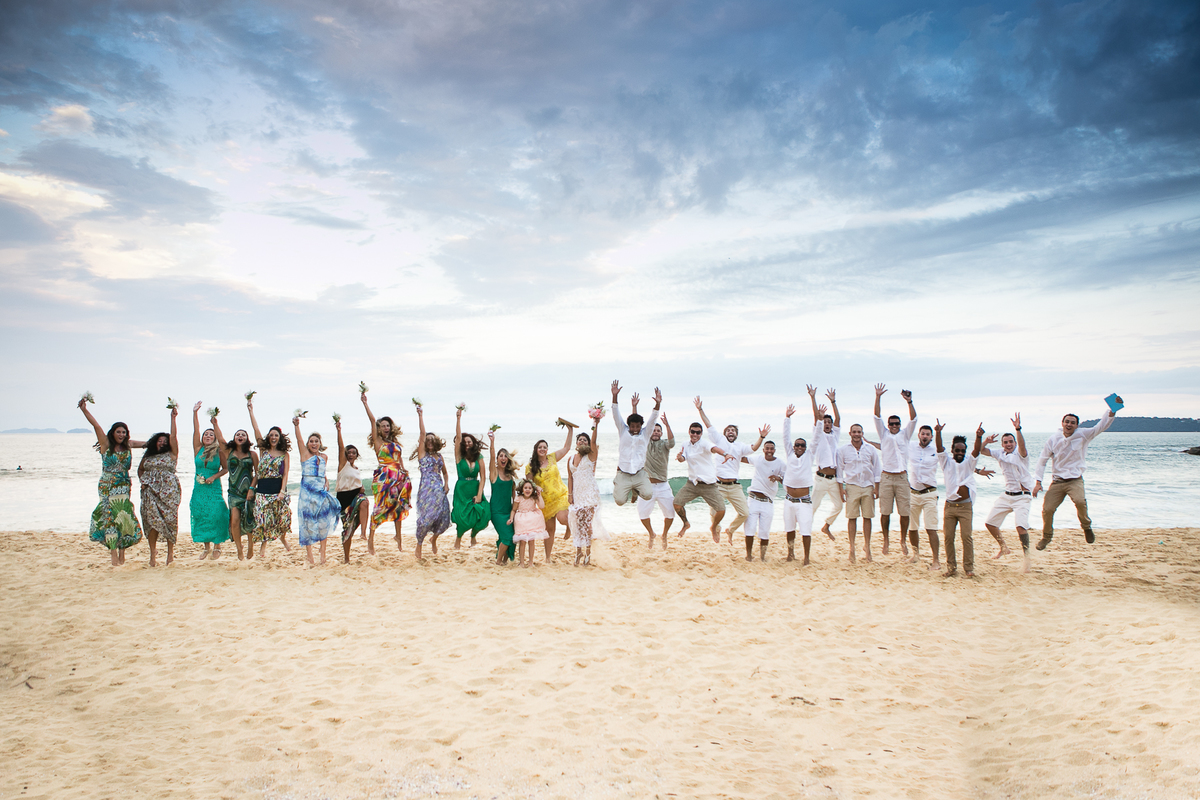 Destination Wedding. Casamento realizado no espaço Areia Summer, em Ubatuba - SP. Casamento pé areia, na praia.