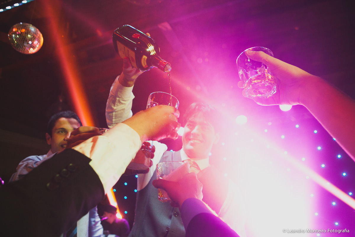 Destination Wedding. Casamento realizado no hotel e Pousada Suryapan, em Campos do Jordão - SP. Casamento no campo.