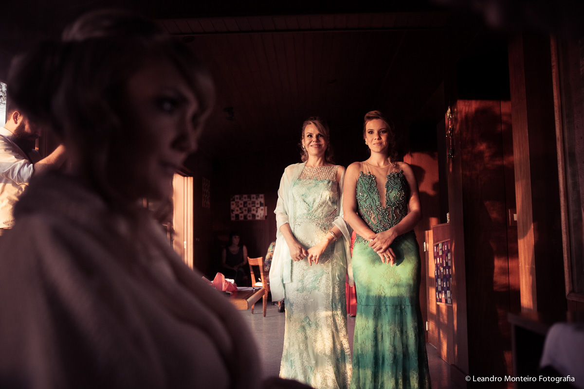 Destination Wedding. Casamento realizado no hotel e Pousada Suryapan, em Campos do Jordão - SP. Casamento no campo.