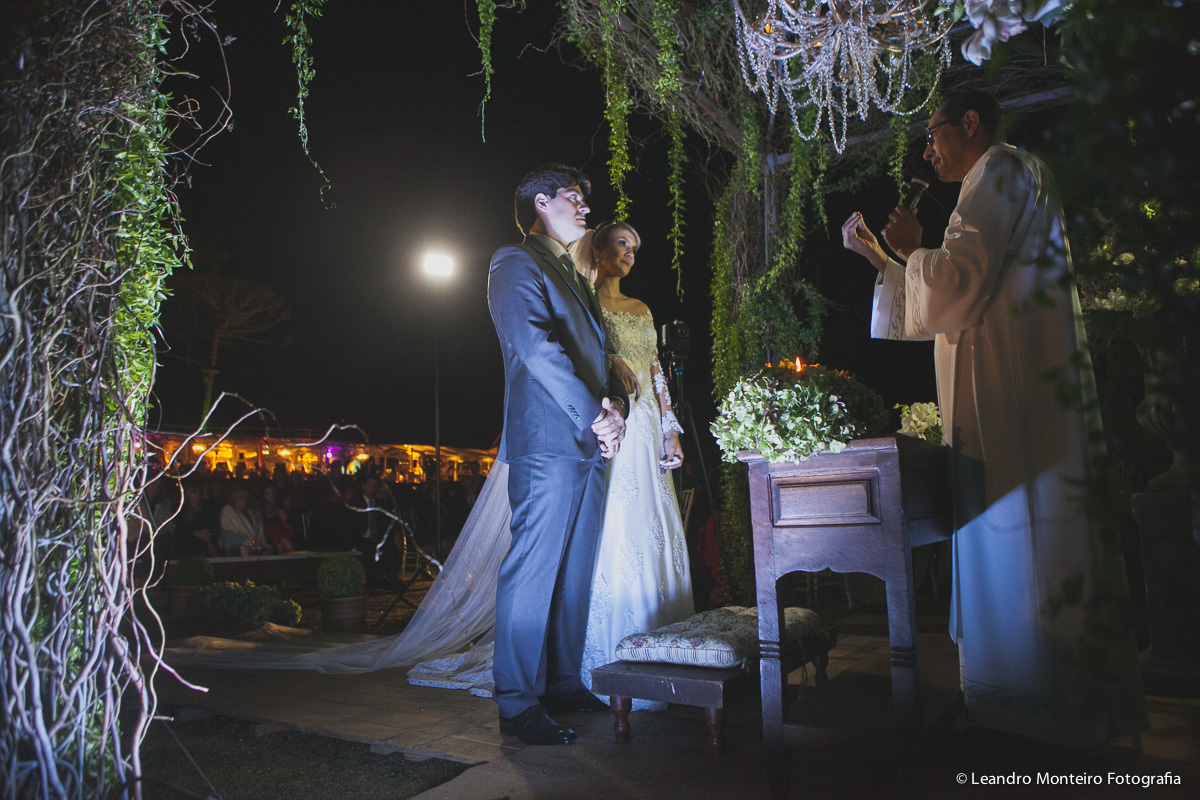 Destination Wedding. Casamento realizado no hotel e Pousada Suryapan, em Campos do Jordão - SP. Casamento no campo.
