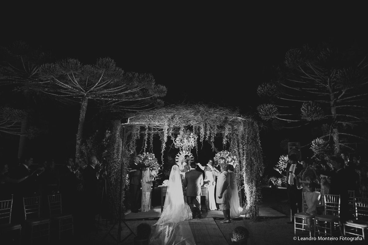 Destination Wedding. Casamento realizado no hotel e Pousada Suryapan, em Campos do Jordão - SP. Casamento no campo.