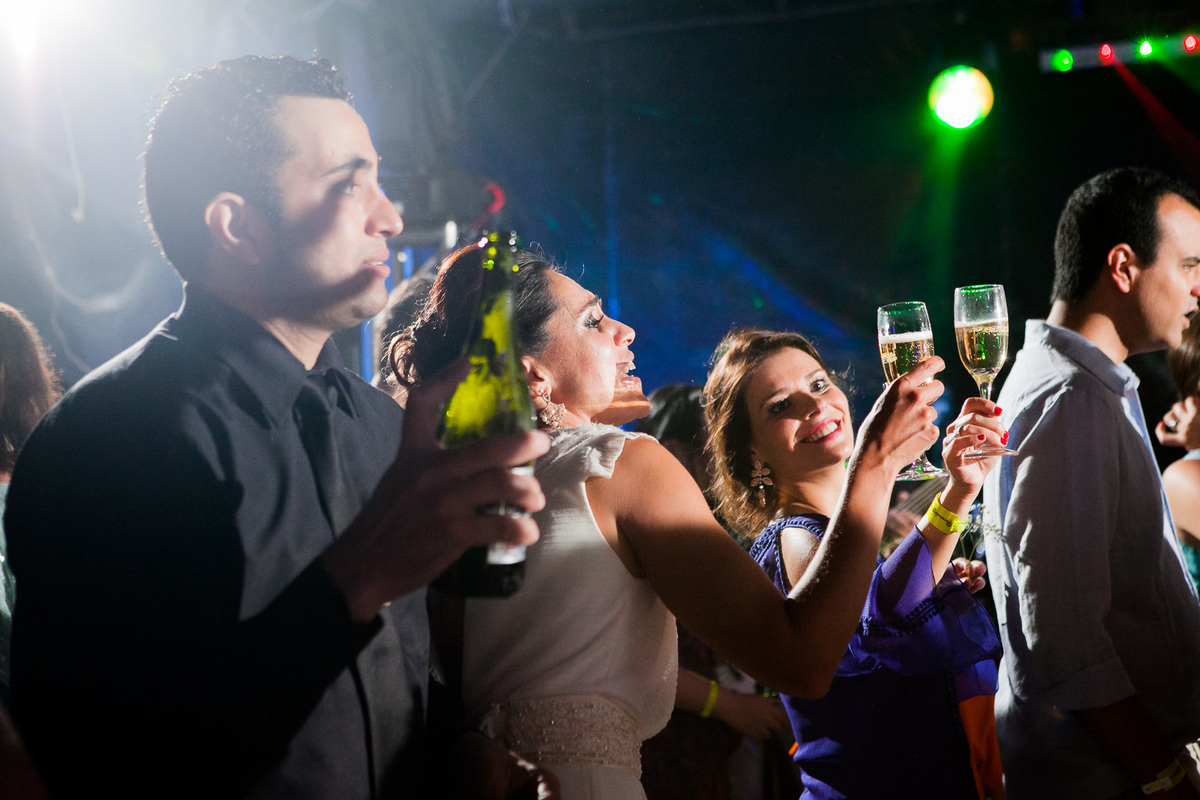 Destination Wedding. Casamento realizado no hotel coconuts, em São Sebastião - SP. Casamento na praia.