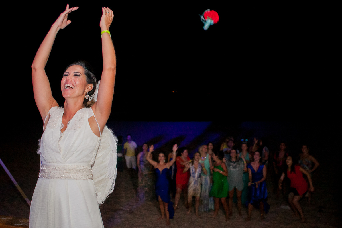 Destination Wedding. Casamento realizado no hotel coconuts, em São Sebastião - SP. Casamento na praia.