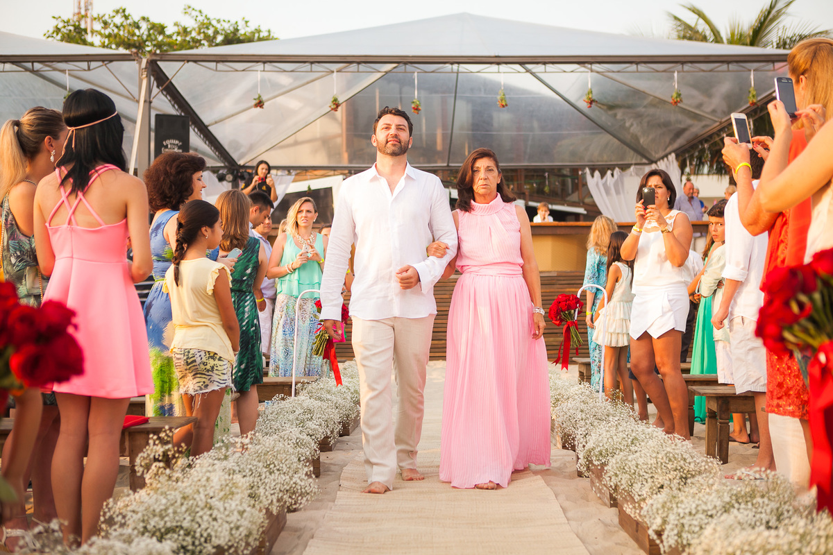 Destination Wedding. Casamento realizado no hotel coconuts, em São Sebastião - SP. Casamento na praia.