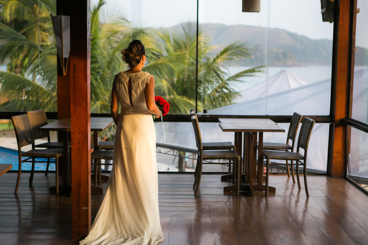 Destination Wedding. Casamento realizado no hotel coconuts, em São Sebastião - SP. Casamento na praia.