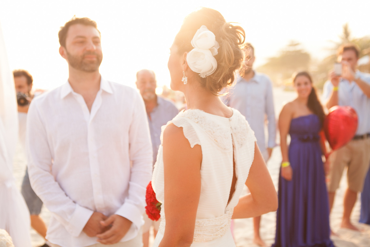 Destination Wedding. Casamento realizado no hotel coconuts, em São Sebastião - SP. Casamento na praia.