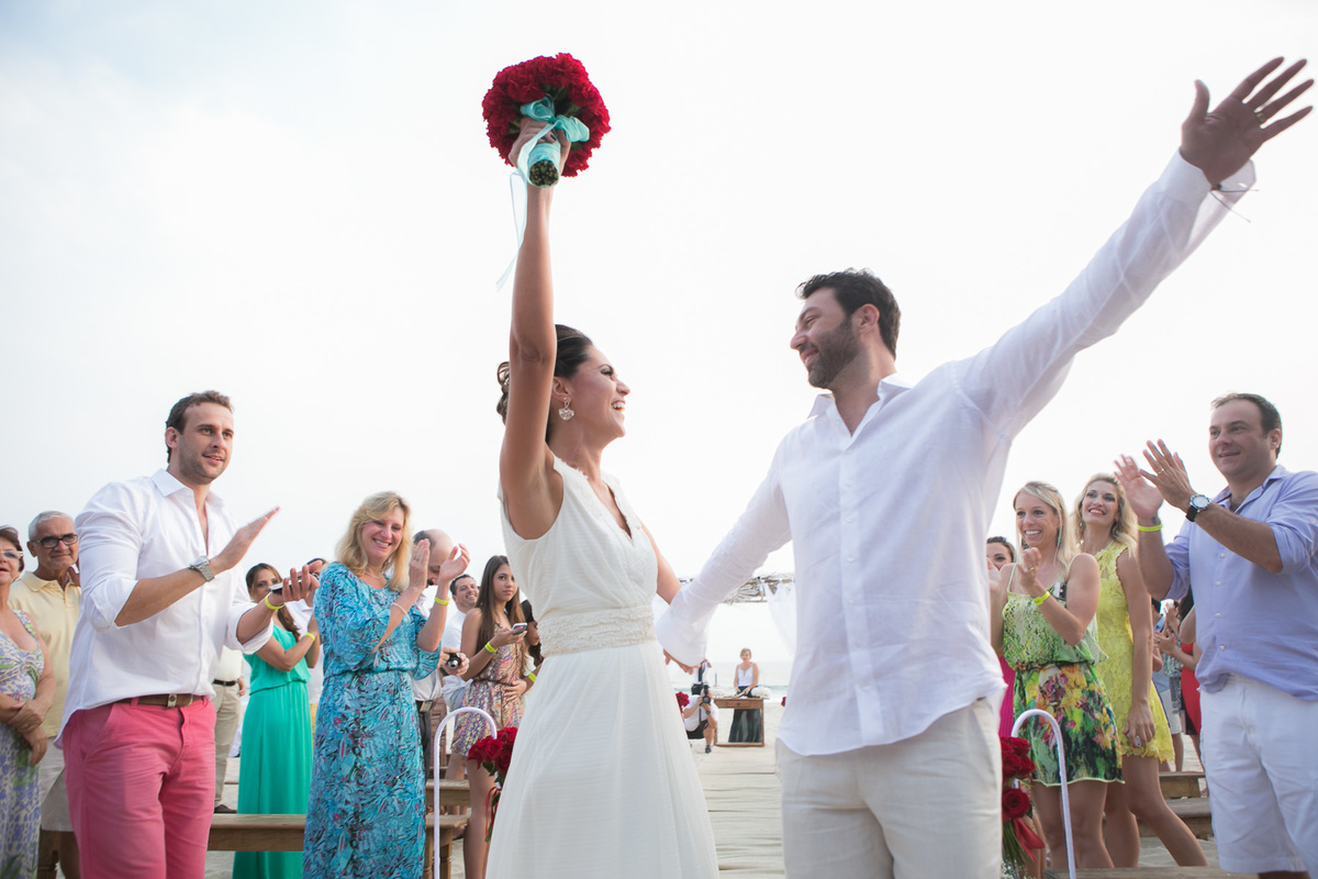 Destination Wedding. Casamento realizado no hotel coconuts, em São Sebastião - SP. Casamento na praia.