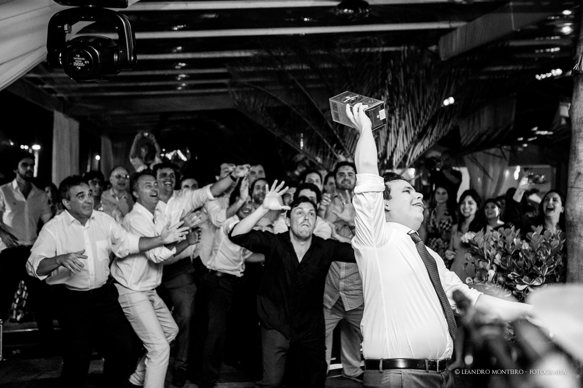 Destination Wedding. Casamento realizado no Maresiras hotel, em São Sebastião - SP. Casamento na praia.